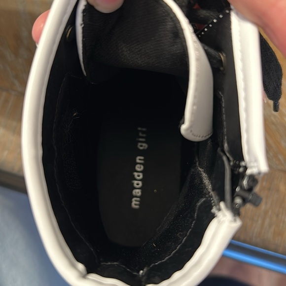 Madden Girl White Boots - Picture 4 of 4